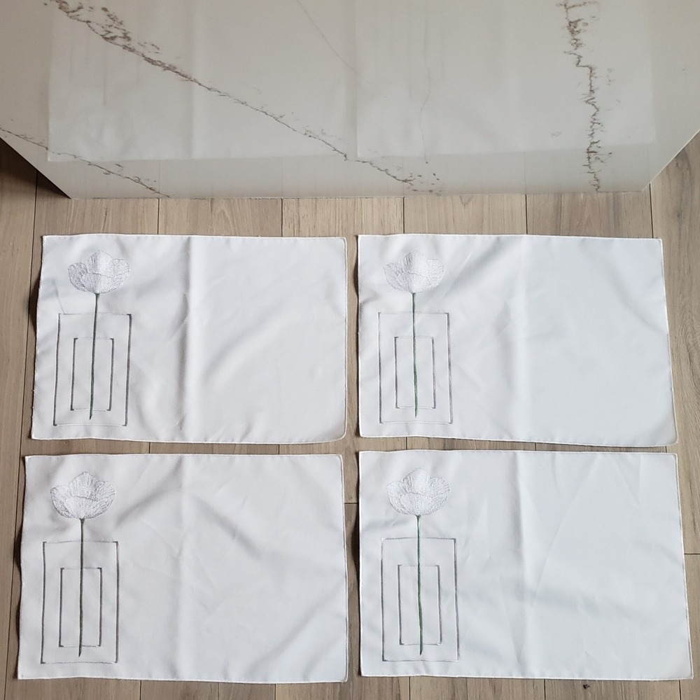Vintage Placemats‎ Set of 4 White Silver 19x13 Floral Embroidered Minimalist